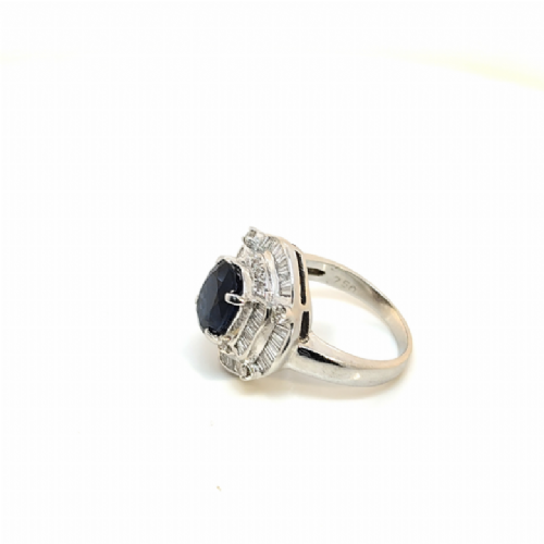  Anello in oro con zaffiro e diamanti presso Castignoli - Orologeria e gioielleria a Monza